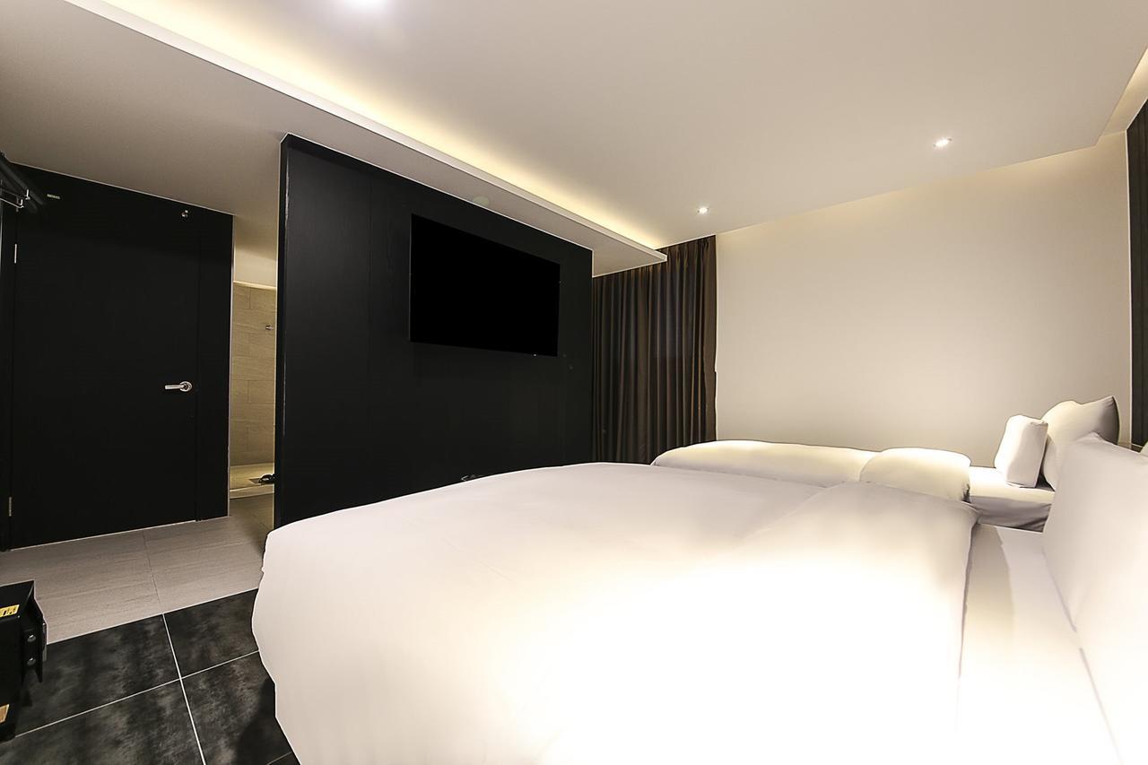 Centralperson Pyeongtaek Hotel Экстерьер фото